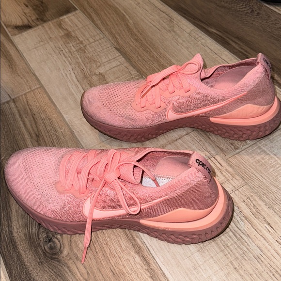 Nike Epic React Sz 9 Women's Pink Athletic Shoes - Picture 5 of 5